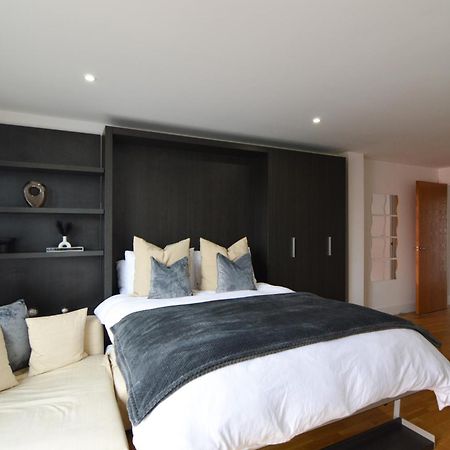 Cosy, Centrally Located Studio With Gated Parking! ลอฟเบอเรอ ภายนอก รูปภาพ